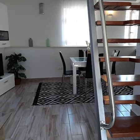 Old Town Studio Loft Split